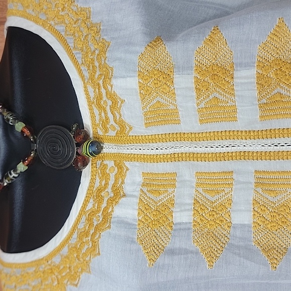 Roller Rabbit Embroidered Kurta - Picture 6 of 14